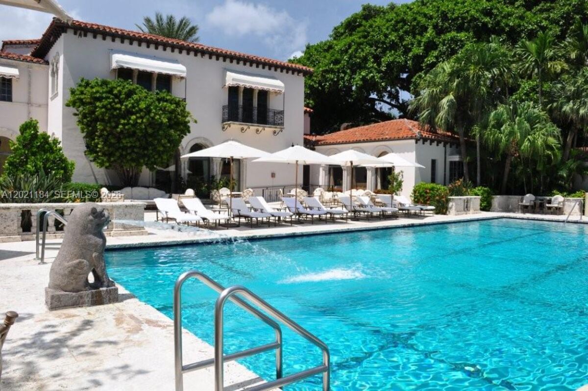 Oceanside pool