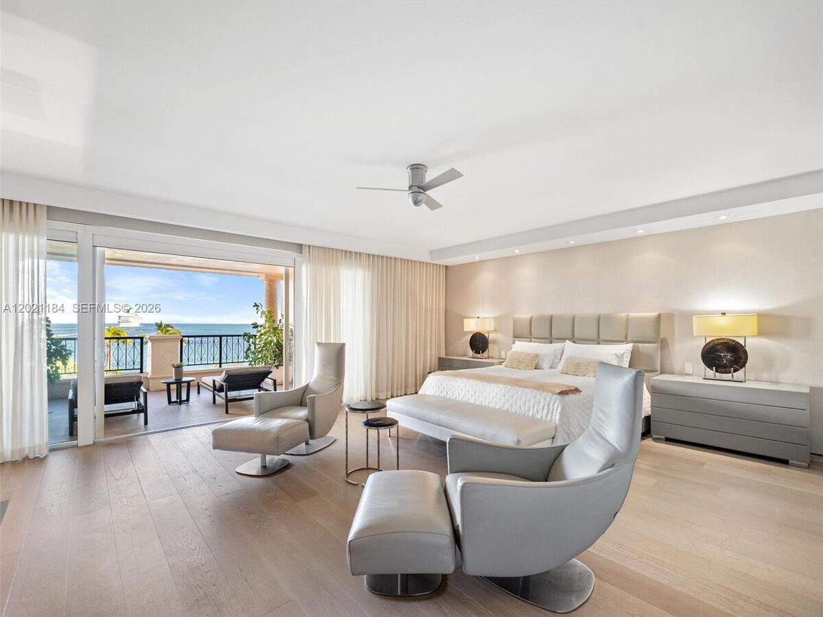 Primary suite