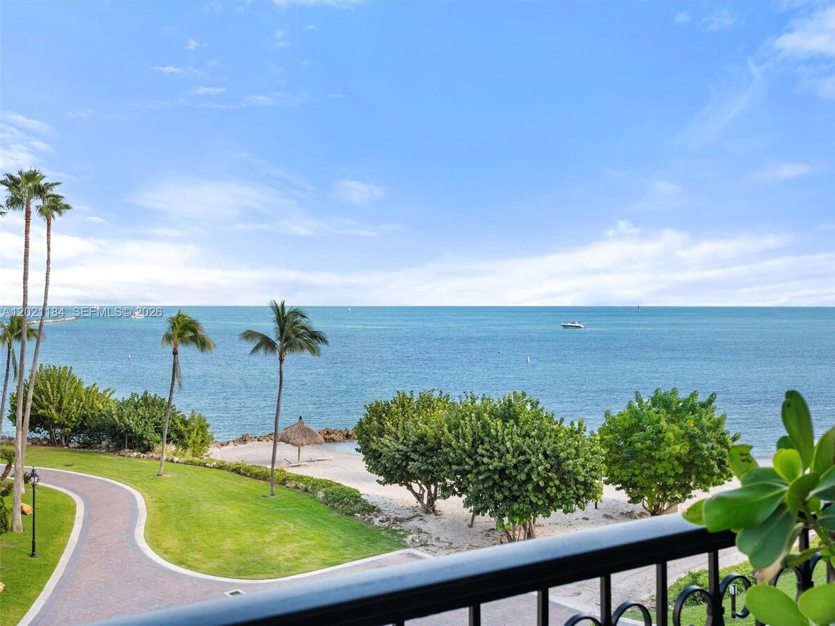 Direct ocean view